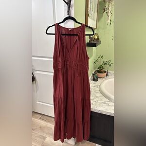 Old Navy Sleeveless Maxi Dress in Deep Red